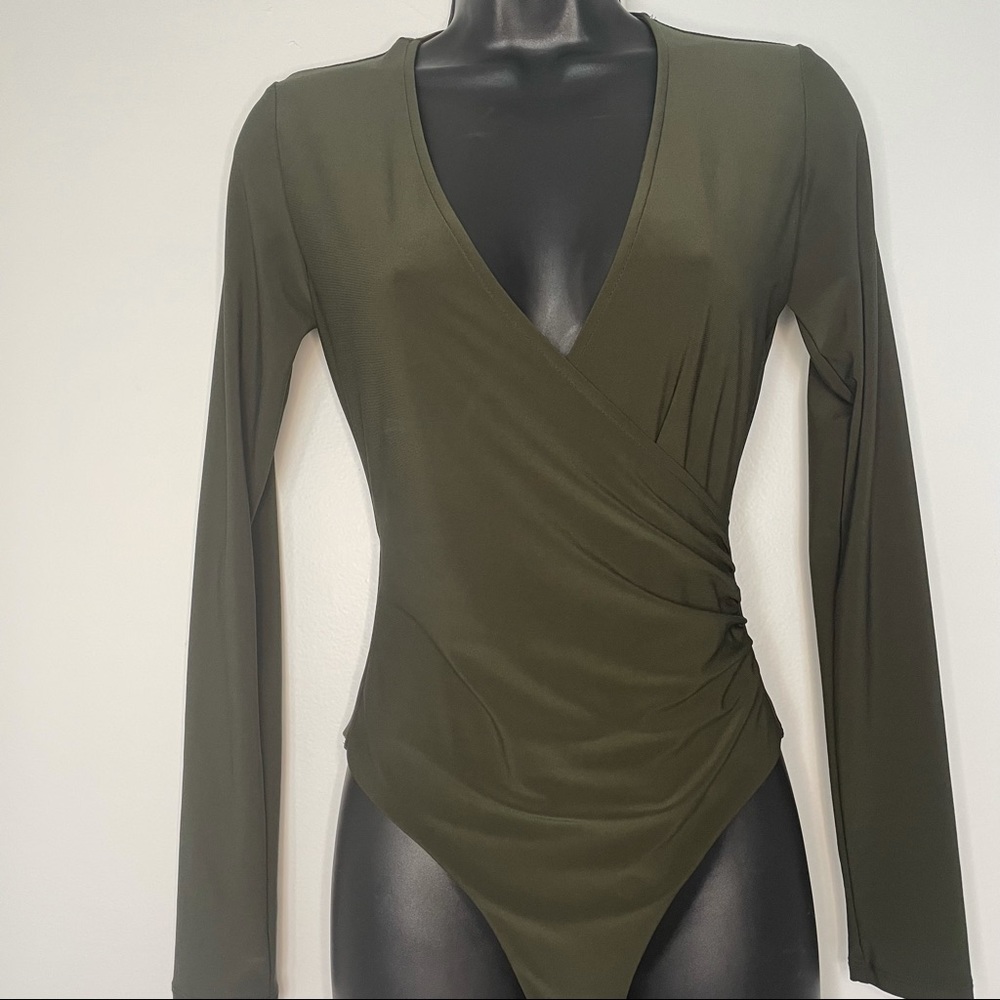 Forever 21 olive green crossover bodysuit. Sm